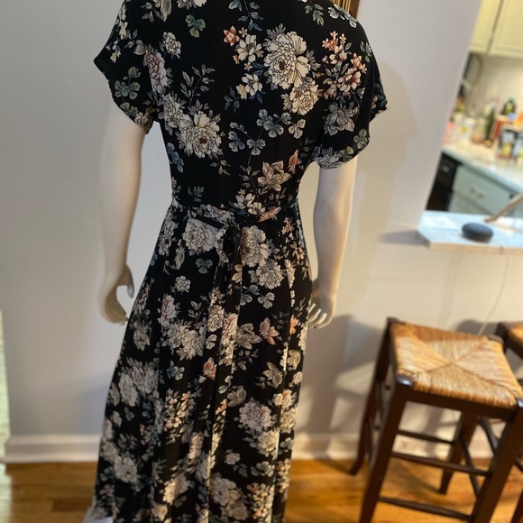 Dress - Picture 4 of 11